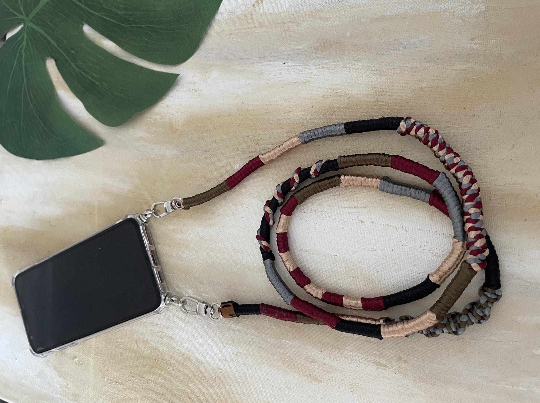 Safe and Secure Phone Lanyard Strap – Modern Mobile Phone Necklace for Travel & Everyday Use